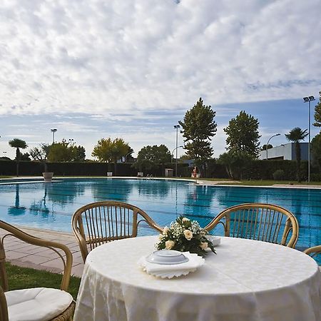Aris Garden Hotel Casal Palocco Bagian luar foto