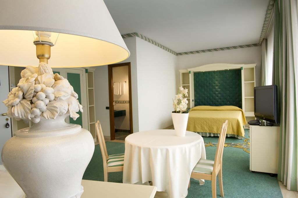 Aris Garden Hotel Casal Palocco Bagian luar foto