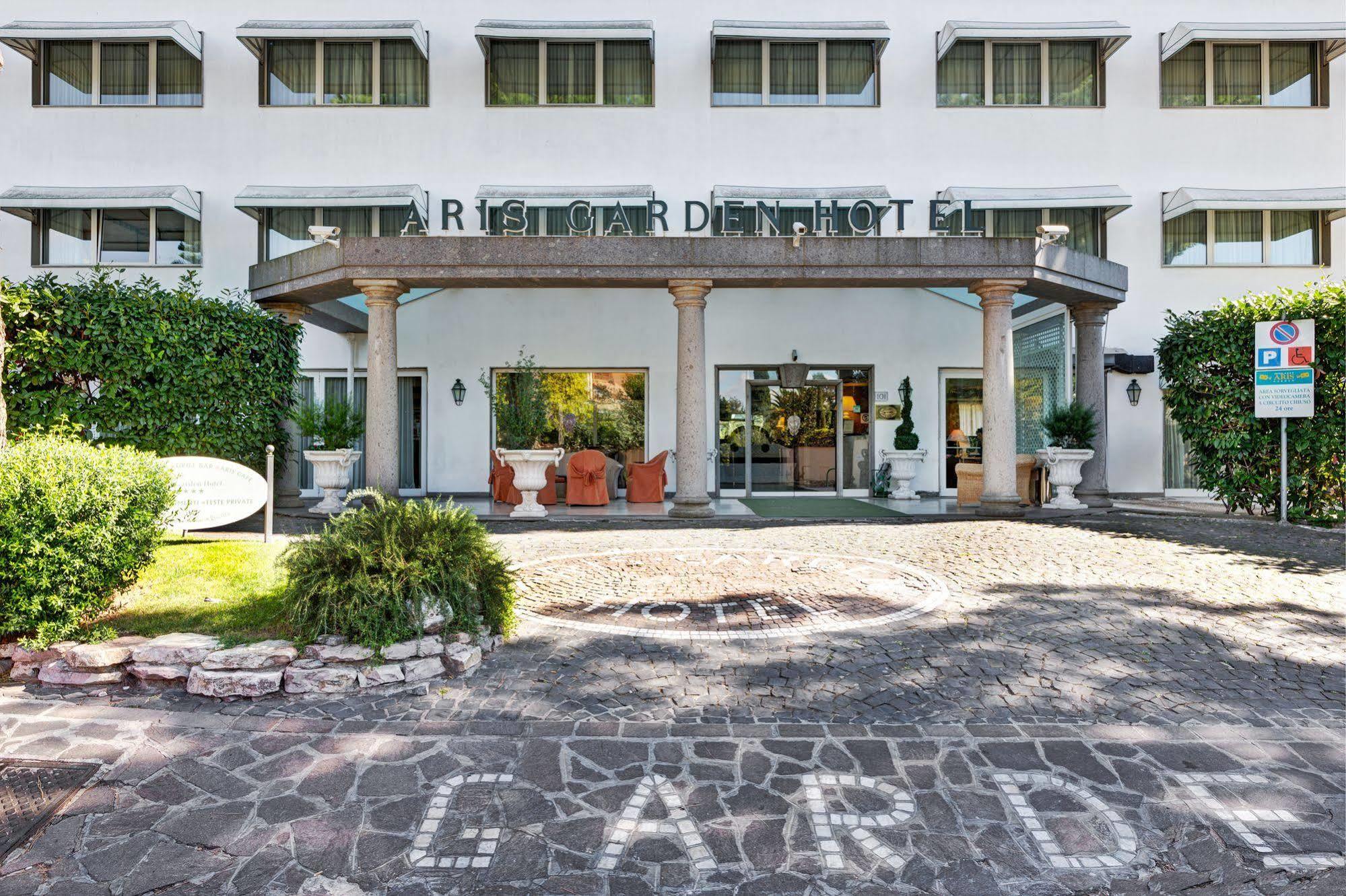 Aris Garden Hotel Casal Palocco Bagian luar foto