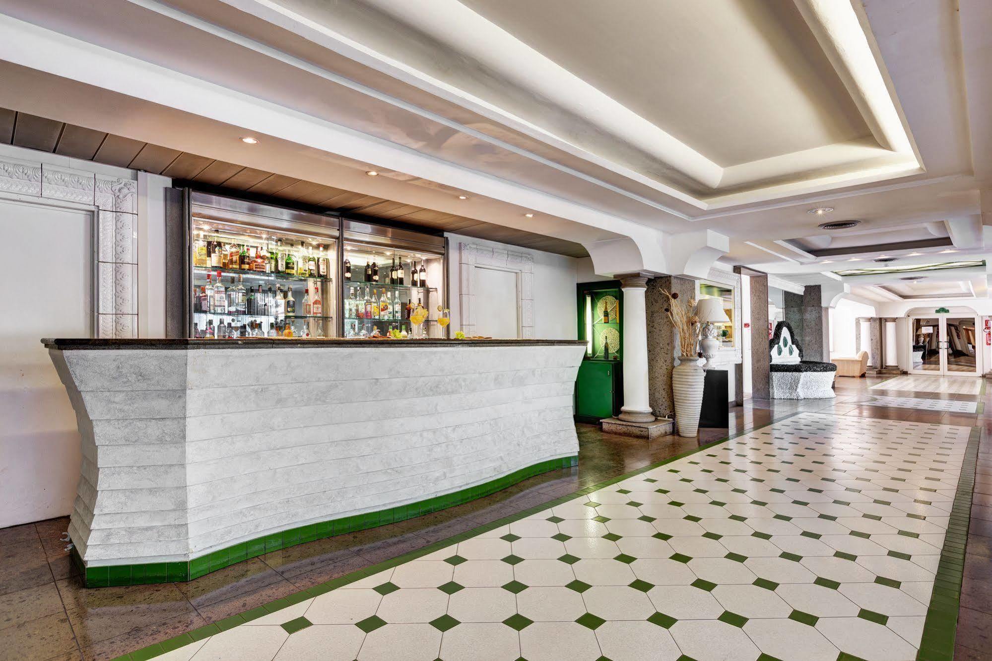 Aris Garden Hotel Casal Palocco Bagian luar foto