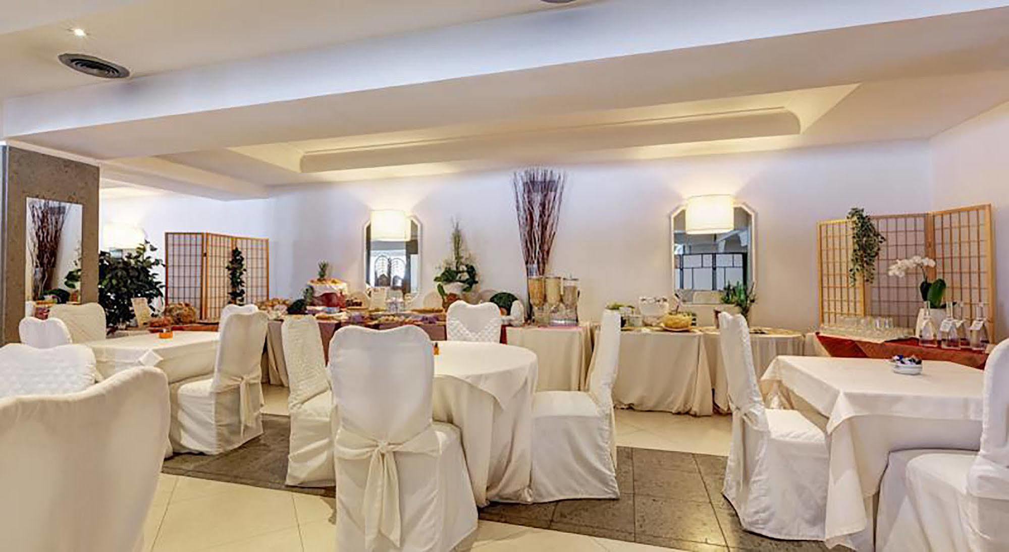 Aris Garden Hotel Casal Palocco Bagian luar foto