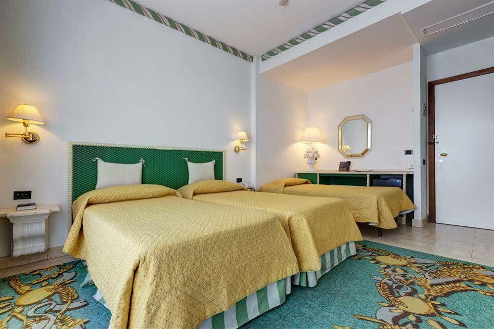 Aris Garden Hotel Casal Palocco Bagian luar foto
